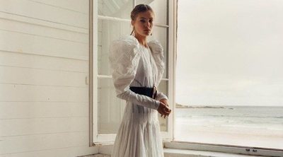 Alexander McQueen sorprende por su aura clásica en su colección primavera/verano 2020