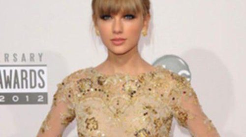 Las mejor y peor vestidas de los American Music Awards 2012