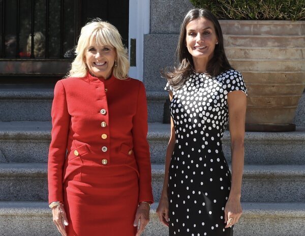 La Reina Letizia apuesta por un vestido 'made in Spain' y 'tipical spanish' para recibir a Jill Biden