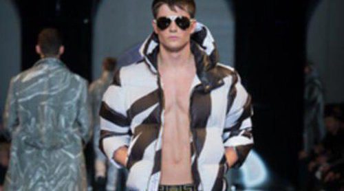 Versace propone el estampado animal para el otoño/invierno 2013/2014 en la Semana de la Moda Masculina de Milán
