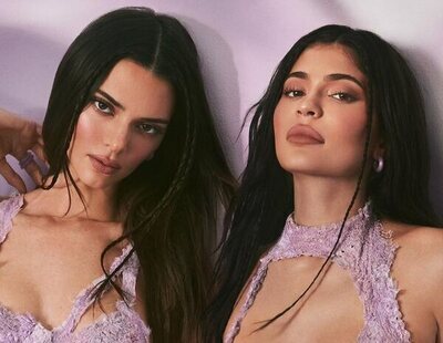 Kendall y Kylie Jenner: dos formas muy diferentes de llevar un Schiaparelli (y una de ellas no ha gustado nada)