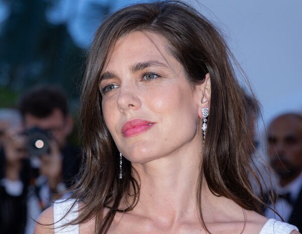 Carlota Casiraghi se viste de novia para el Festival de Cannes, la alfombra roja que pisó con Dimitri Rassam hace un año