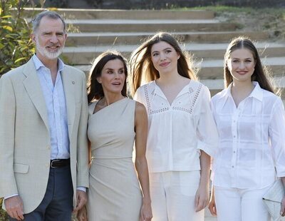 El vestido estilo Jacquemus de la Reina Letizia es de Mango, está rebajado y disponible en algunas tiendas por 23 euros