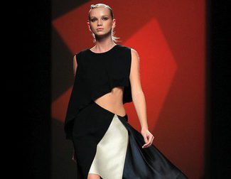 AA de Amaya Arzuaga se inspira en los murciélagos y presenta una geométrica colección primavera/verano 2014 en Madrid Fashion Week