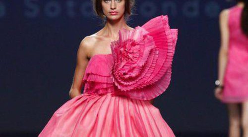 Eva Soto Conde presenta sus vestidos geométricos y Diego Estrada una línea sobria y elegante en sus desfiles EGO en la Madrid Fashion Week