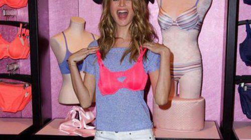Behati Prinsloo presenta la colección 'T-Shirt Bra' de Victoria's Secret en Nueva York
