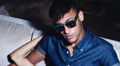 Police vuelve a confiar en Neymar para la campaña 'Eyewear 2015'