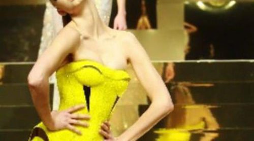 Donatella Versace vuelve a las pasarelas de la Alta Costura en París