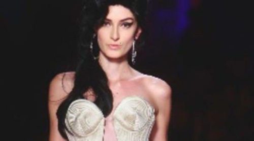 Jean Paul Gaultier homenajea a Amy Winehouse en su colección P/V 2012 de Alta Costura