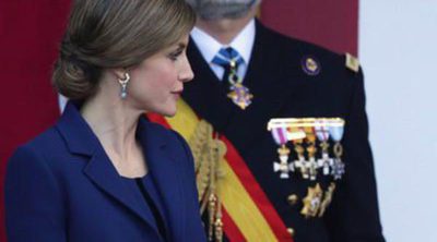 Devoción por Felipe Varela: Letizia vuelve a lucir impecable en el Día de la Hispanidad 2015