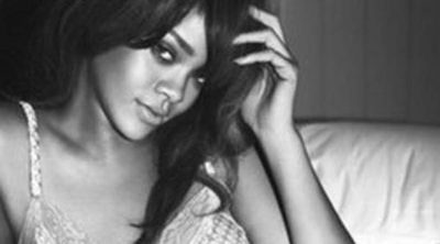 Rihanna vuelve a posar muy sugerente para Armani Jeans