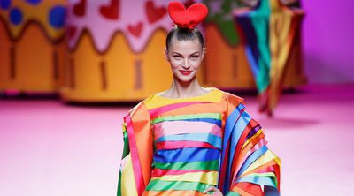 Ágatha Ruiz de la Prada recrea una gran fiesta sobre la pasarela de la Madrid Fashion Week