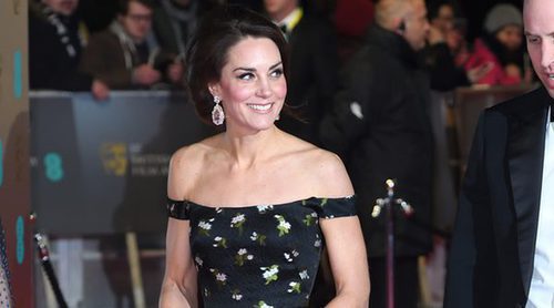 El efecto de los vestidos de Kate Middleton lleva a cerrar una marca