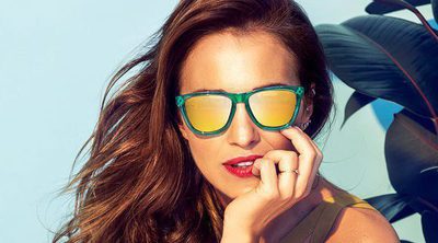 Paula Echevarría vuelve a iluminar el verano con sus gafas de sol para Hawkers