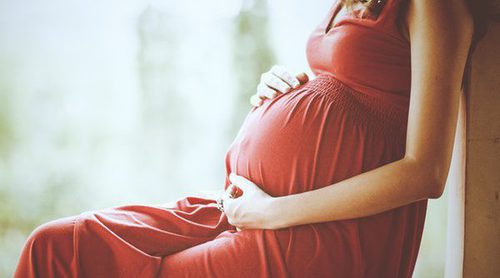Cómo vestirse en el segundo trimestre de embarazo