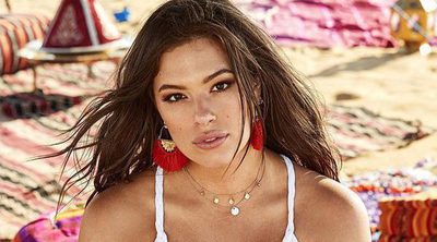 Ashley Graham presenta con su madre la nueva campaña de bikinis para la firma Swimsuits For All