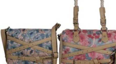 La línea 'Sara' de Loeds viste de flores a complementos y bolsos este verano 2012