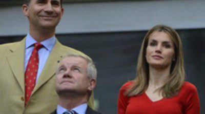 La Princesa Letizia se viste de rojo para animar a La Selección Española