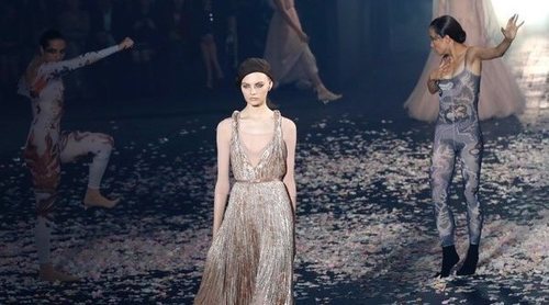 El baile y la moda se unen en la espectacular pasarela de Dior en la Semana de la Moda de París