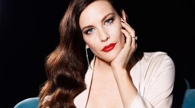 La sensualidad y modernidad dominan en las colecciones de Liv Tyler para Essence by Trimph