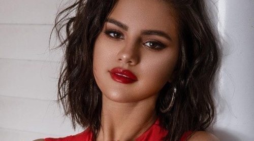 Selena Gomez diseña los bañadores perfectos en su nueva colección cápsula