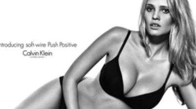 Lara Stone protagoniza la campaña 'Push Positive' de Calvin Klein