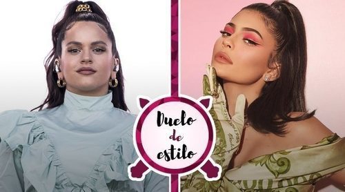 Rosalía y Kylie Jenner, más unidas que nunca por un look de 'millonaria' de Moschino