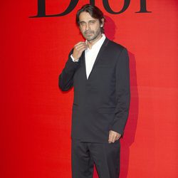 Estilismo de Jordi Mollá en la cena de gala de Dior