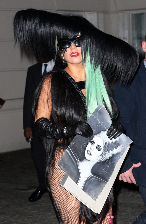 Looks de Lady Gaga: Traje de pelo y peluca verde