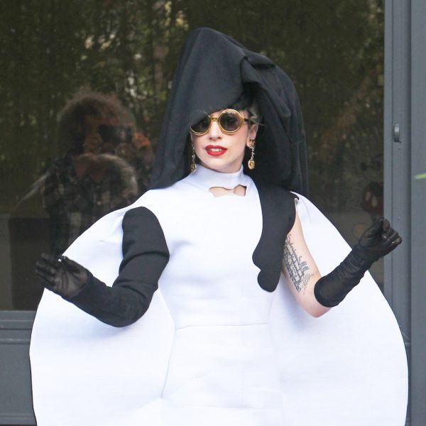 Looks De Lady Gaga Vestido Huevo Foto En Bekia Moda