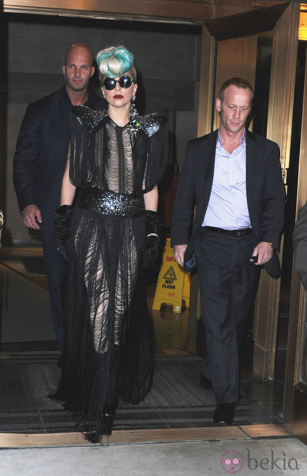 Looks de Lady Gaga: Vestido de flecos negro