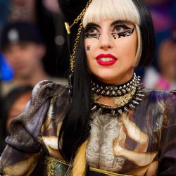 Looks de Lady Gaga: Con corset de Maya Hansen