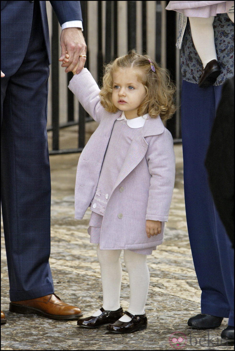 La Infanta Leonor con un conjunto lila