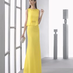 Eugenia Silva con un vestido amarillo de la colección 'Cocktail 2017' de Rosa Clará