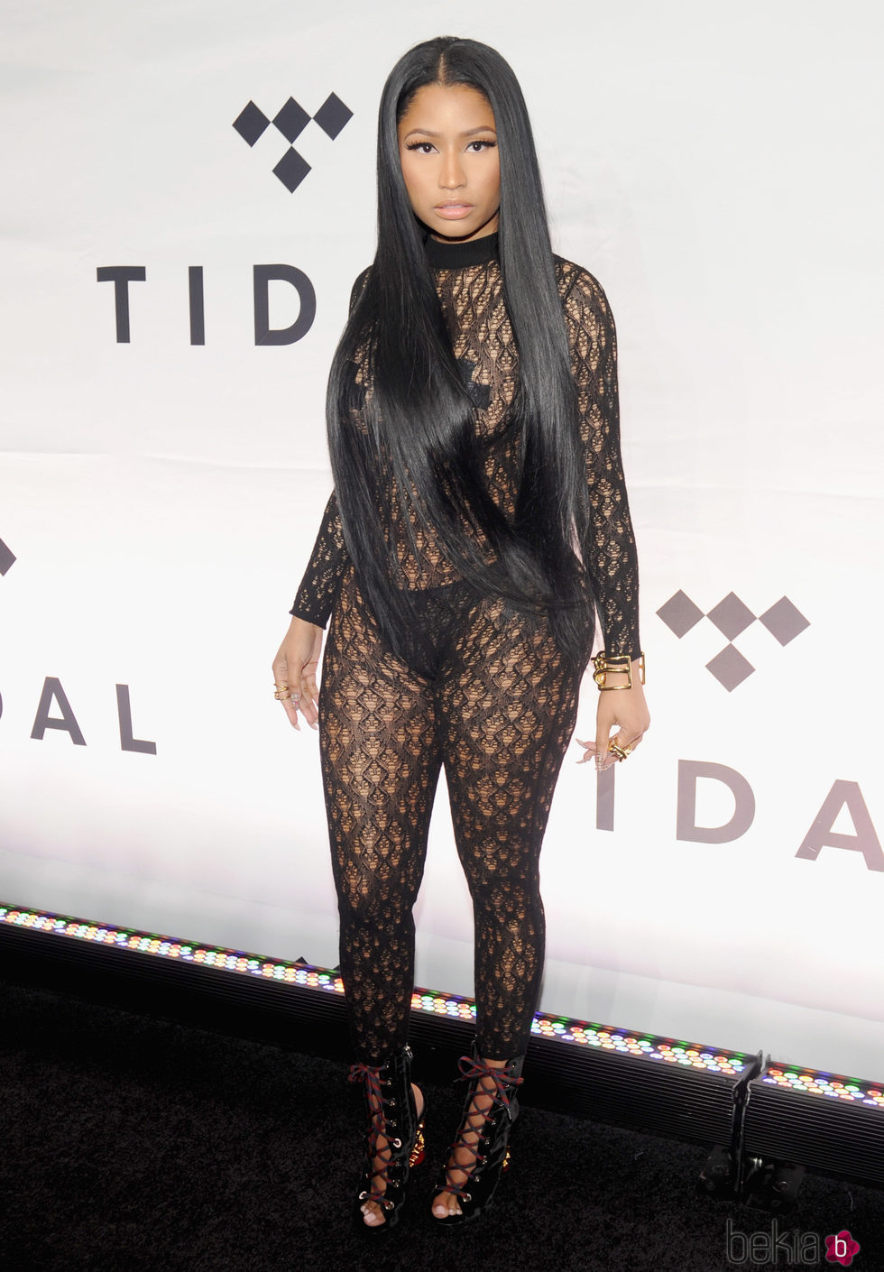 Nicky Minaj con un vestido de encaje y transparencias durante la gala TIDAL X 2016