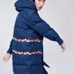 Abrigo oversize denim de la colección 'Kenzo x H&M'