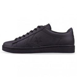 Sneakers negras de la colección 'Pro Leather '76' de Converse y Nike