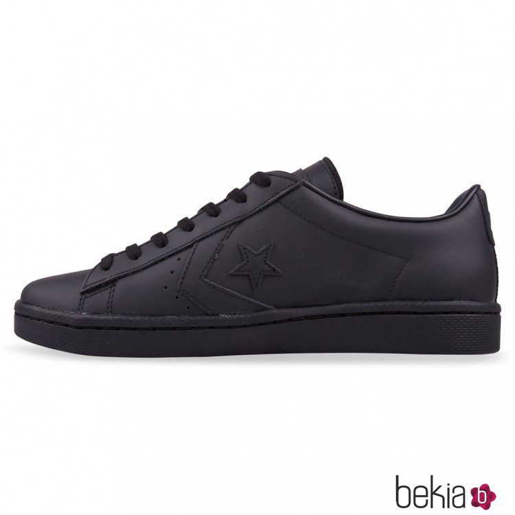 Sneakers negras de la colección 'Pro Leather '76' de Converse y Nike