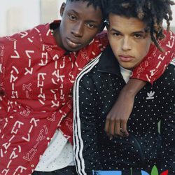 Chaquetas roja y negra de la colección de Adidas y Pharrell Williams