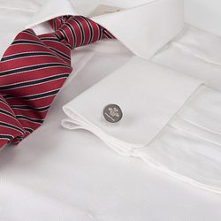 Camisa y corbata de la colección solidaria del Príncipe Carlos y Hawes & Curtis