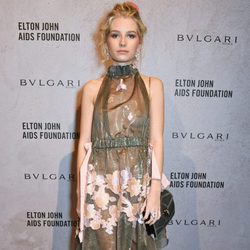 Lottie Moss con un vestido transparente en una gala organizada por Elton John Aids Fundation