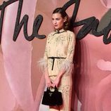 Alexa Chung con un look oriental en los British Fashion Awards 2016