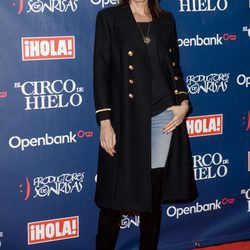 Nieves Álvarez con un look navy en el estreno del Circo del Hielo