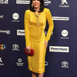Beatriz Luengo con un vestido amarillo en la gala de los Premios 40 Principales