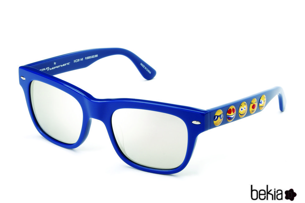 Gafas de sol con montura azul de la colección de Jeremy Scott para Italia Independent