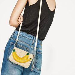 Bolso con plátanos de Zara primavera/verano 2017