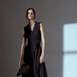 Vestido negro de Adolfo Domínguez primavera/verano 2017