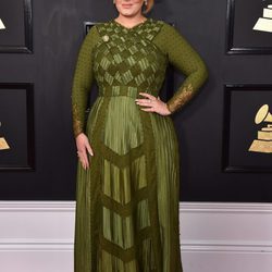 Adele vestida de Givenchy en los Grammy 2017