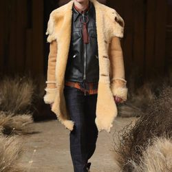 Abrigo camel de Coach otoño/invierno 2017/2018 en la New York Fashion Week