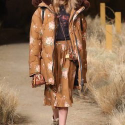 Abrigo acolchado de Coach otoño/invierno 2017/2018 en la New York Fashion Week